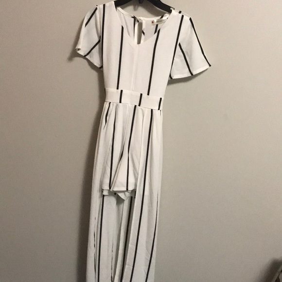 Girls shorts romper (109) - Picture 2 of 6